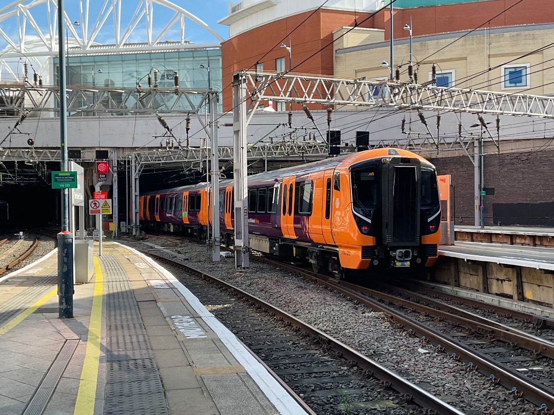 George on Train Siding: Trains at BHM on Friday with 323240 returning from a staff farewell event at Wolverhampton. Probably my last 323 sighting in Birmingham
with it...