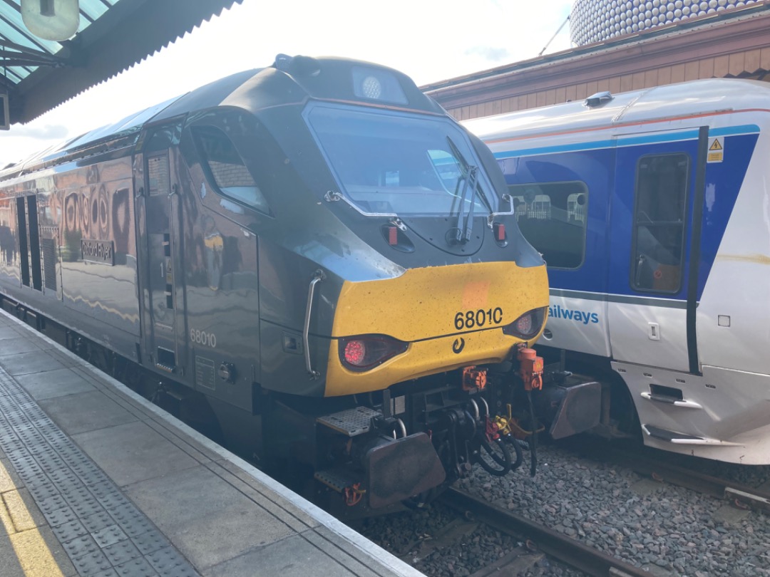 Theo555 on Train Siding: Absolutely incredible day going to London and afternoon going out, started off with the best Chiltern journey I've ever had, on
the business...