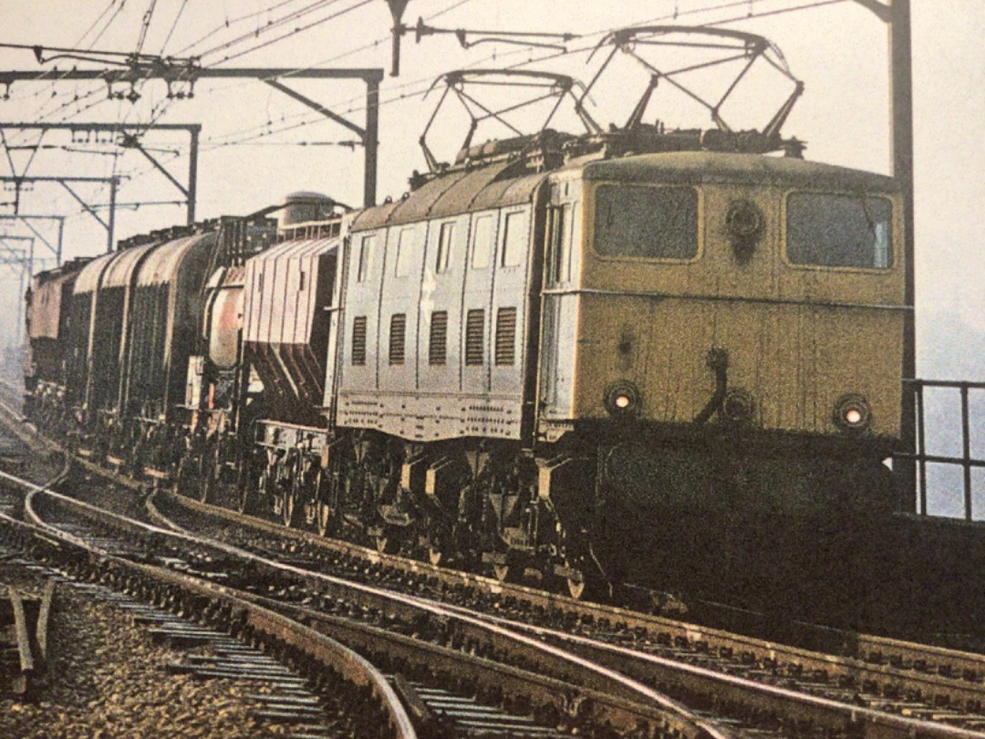 Alex Coomber on Train Siding: A Class 76. 76053 works the 07:01 AM with the interesting freight from Northwich Yard to Whitemoor on 17th November 1977.