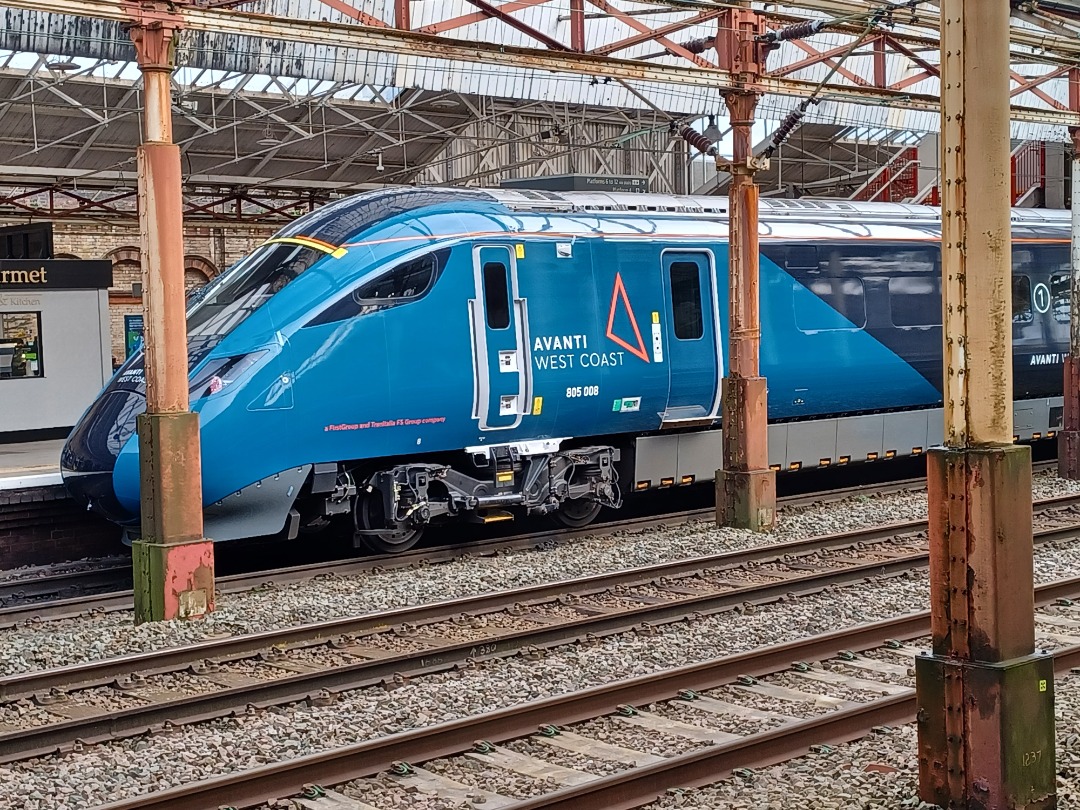 Trainnut on Train Siding: #trainspotting #train #diesel #station #depot #electric #emu Some of the latest photos at Crewe up to today with D6851 Flopsie and
37884