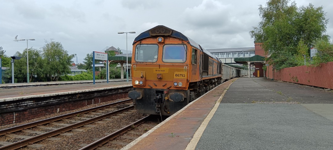 TrainGuy2008 🏴󠁧󠁢󠁷󠁬󠁳󠁿 on Train Siding: Today I saw the Llandudno Junction freight.. which unfortunately isn't a common sight anymore,
it used to...