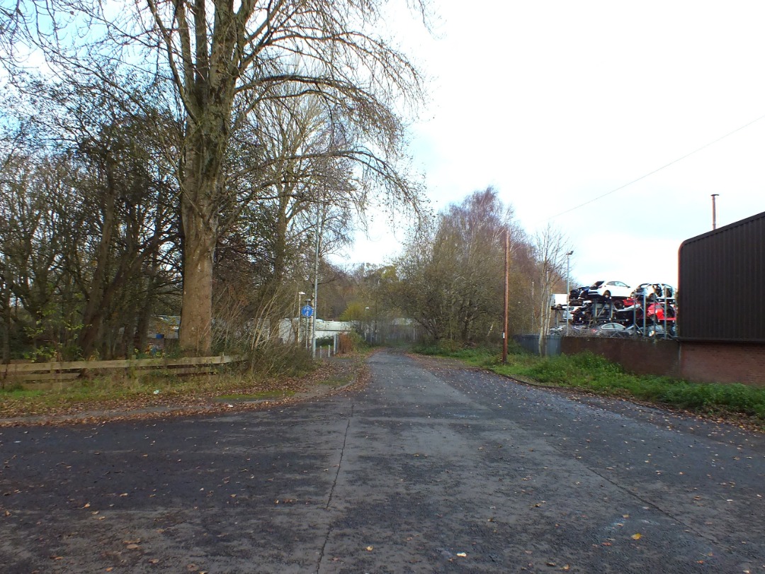 Whistlestopper on Train Siding: Very little remains of Dumfries Goods Junction situated to the north of the current station. Having left the mainline to the
left of...