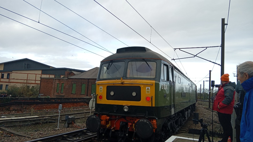 Country Trains on Train Siding: A but of a late post but caught Class 47 'Crewe Diesel Depot', a Black 5 and Sir Nigel Gresley 60007 at York and a few
other spots. A...