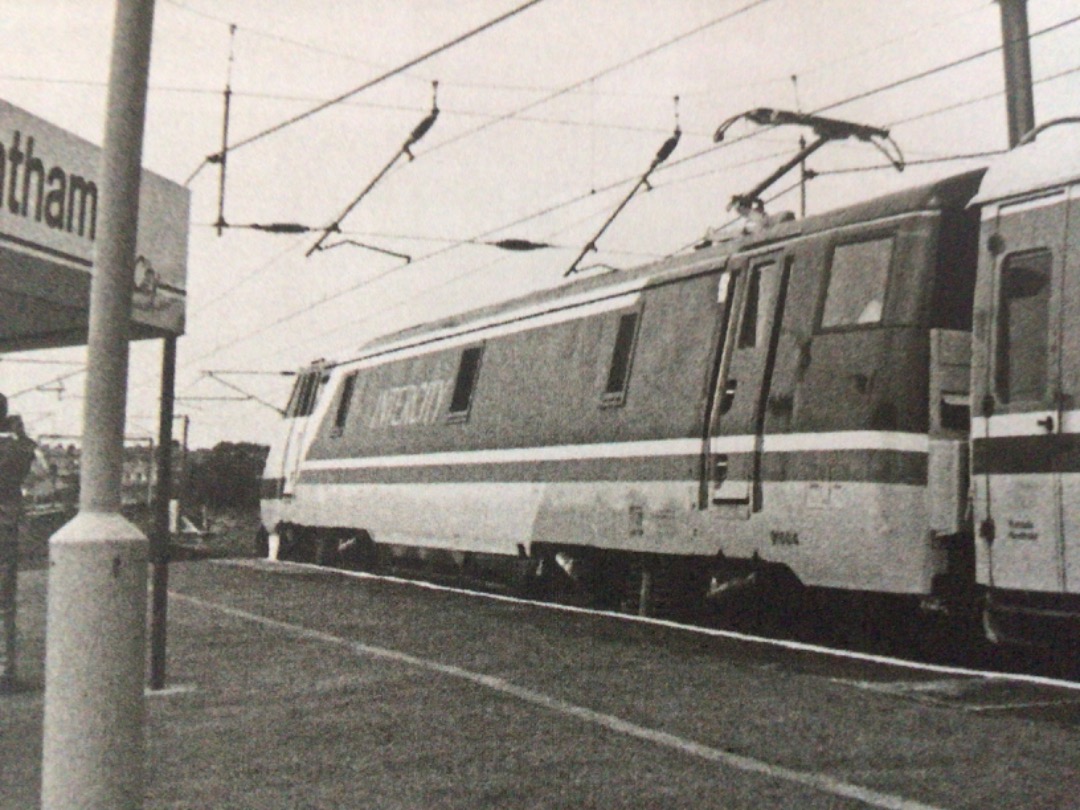 Alex Coomber on Train Siding: A Class 91. No. 91004. Bo Bo 6480 hp. After 34 years and 2 generations of Diesel Power. The promised East Coast Electrification
finally...