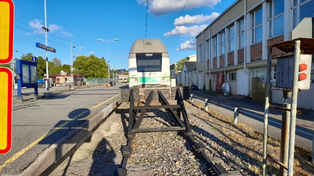 Grasshopper Without Grass on Train Siding: Probably won't have too much to post until I get back to Sweden, but here's an Sr2 from Turun Satama