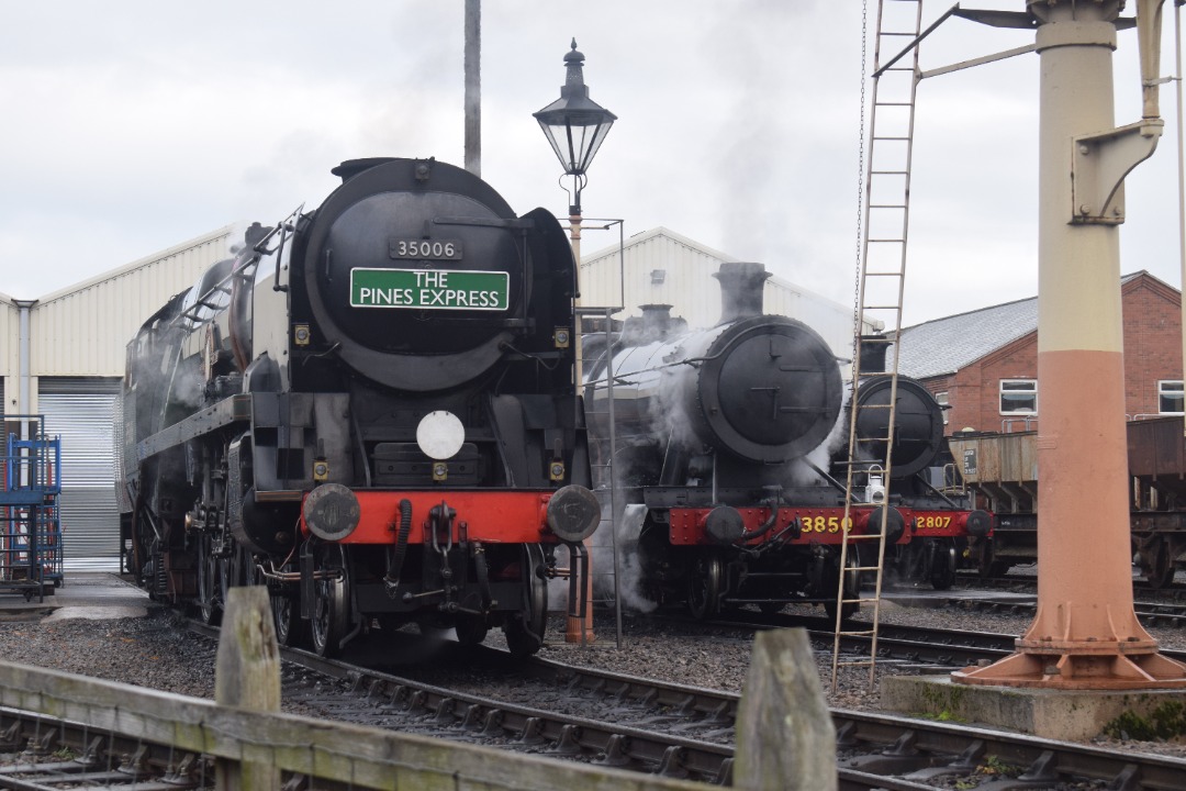 Hardley Distant on Train Siding: HERITAGE: On Tuesday 29th October I took a trip down to Gloucestershire to visit the Gloucestershire & Warwickshire
Railway.