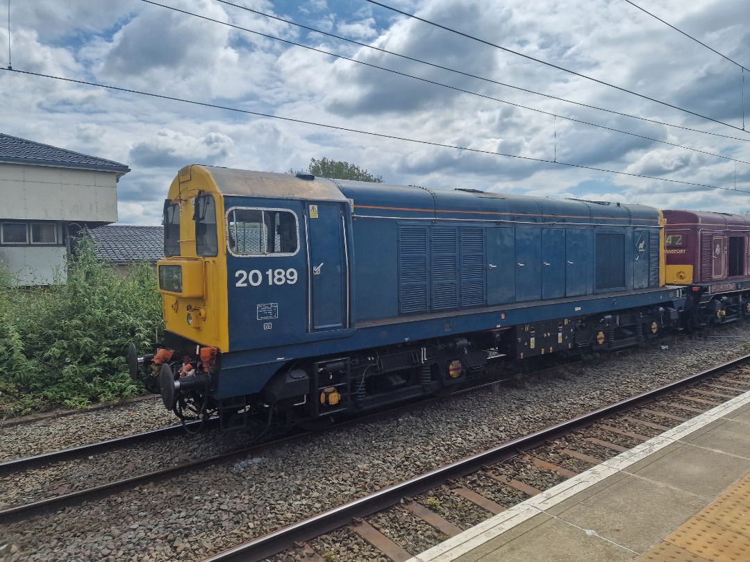 Nathaniel on Train Siding: Some of the trains from the 19th at Warrington BQ including class 20 189 and 20 142, class 43 the flying banana, class 805 002, class
158...