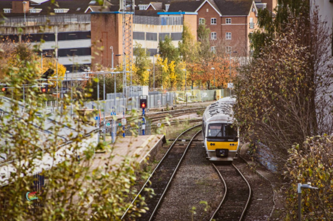 steve cook on Train Siding: 165024 is a Chiltern Railways, It is part of a train set that also includes 165002 and 165026. These trains only have standard class
seating.