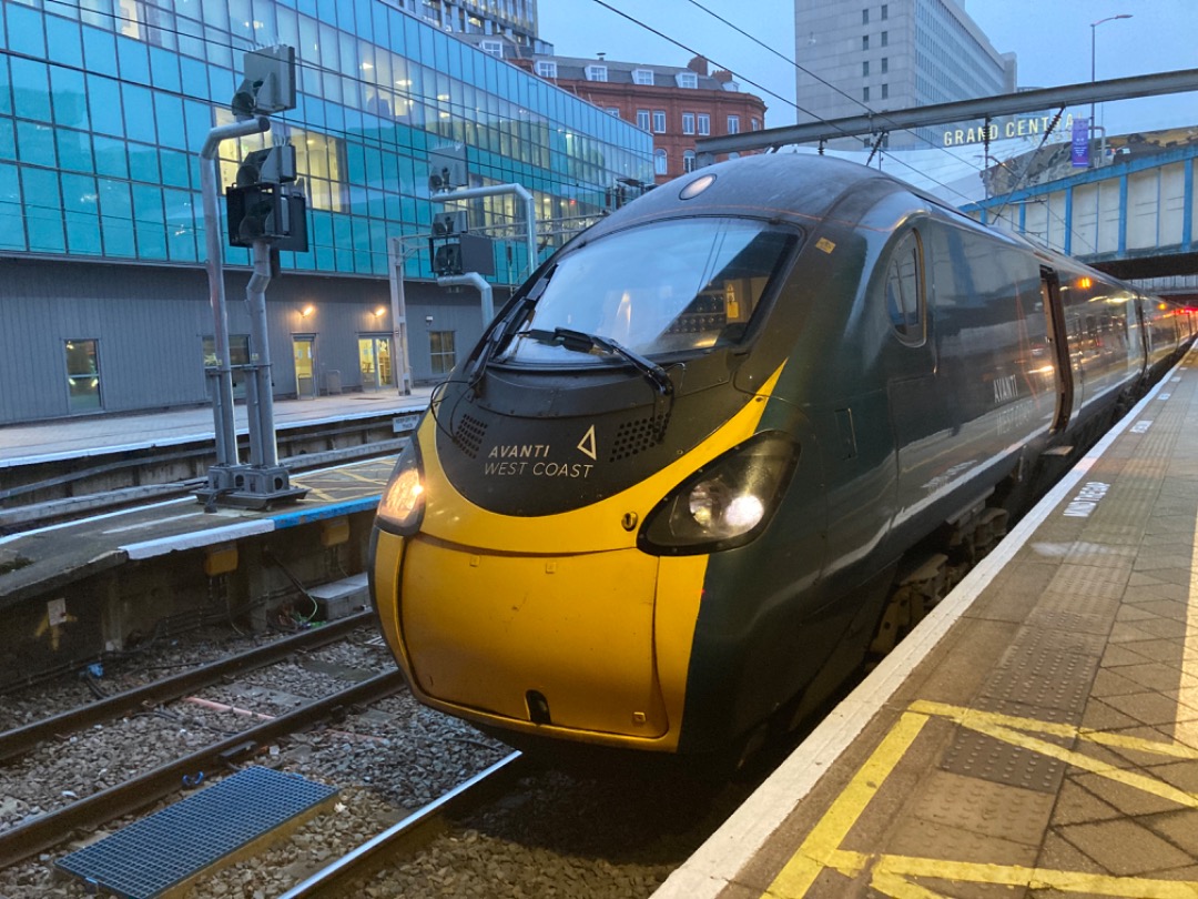 Theo555 on Train Siding: Today was by far one of the best Train days I've had since moving to the UK, I went out with my mate @George on a daytrip around
West Midlands...