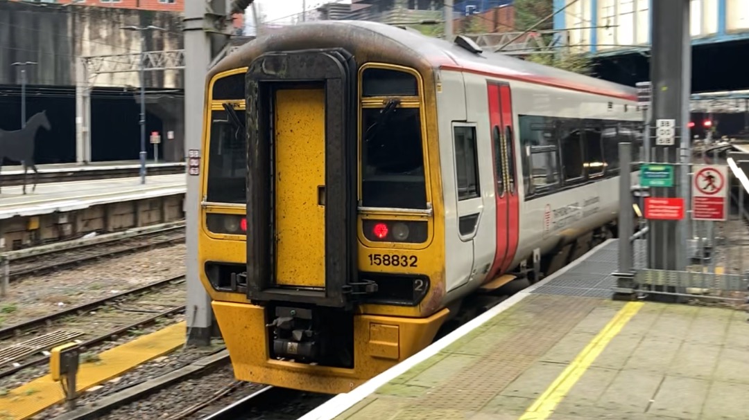 Theo555 on Train Siding: Went to Wolverhampton (again) today with @George, we even caught the Midland Pullman on camera again!!! Over a month we last saw it!
Very...