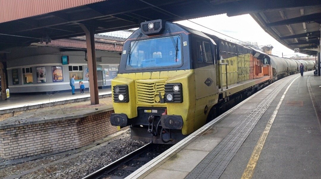 Elijahs transport zone on Train Siding: Had a great day at York, and saw lots of cool Freight, regulars and a railtour today! Here's some of the stuff I
saw! (More...