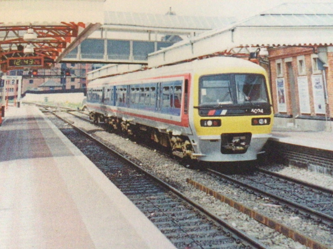 Alex Coomber on Train Siding: A Class 165. No. 165024. No. 165024 waits at Aylesbury to return to London Marylebone in June 1992. This was part of the former
Great...