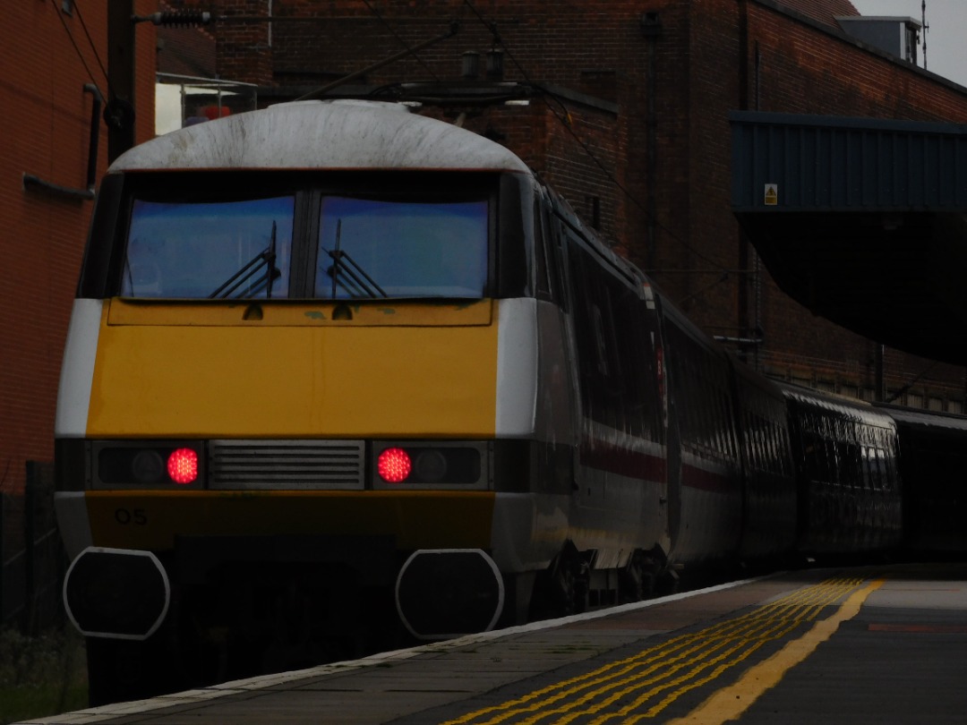 Transport in N-E Lincolnshire on Train Siding: Lovely day out at DON today, would definitely like to go again, lovely staff and great trains, 91's are by
far my...