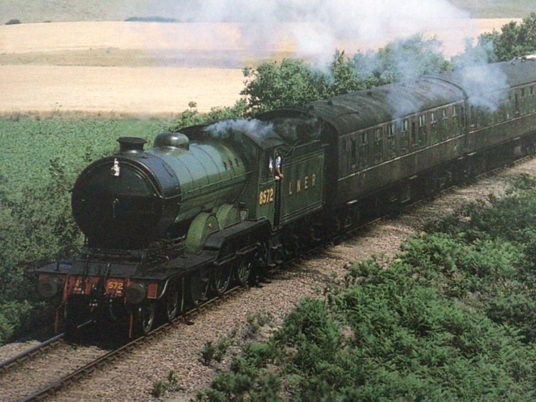 Alex Coomber on Train Siding: Britains only surviving inside cylindered 4-6-0 LNER B12/3 No. 8572 heads towards Weybourne. The engine was built by Beyer Peacock
in...