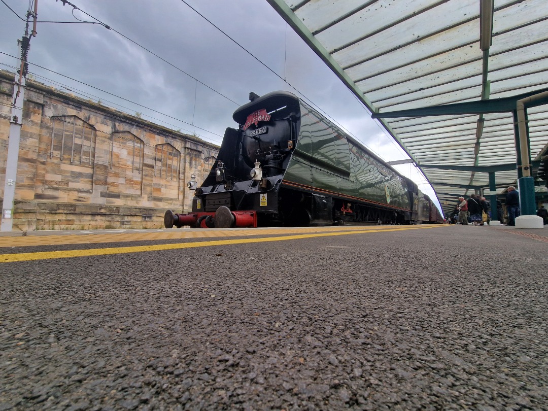 Nathaniel on Train Siding: Some pictures of 34067 'Tangmere' at Carlisle Station today and also a class 43 and 57 in the background.