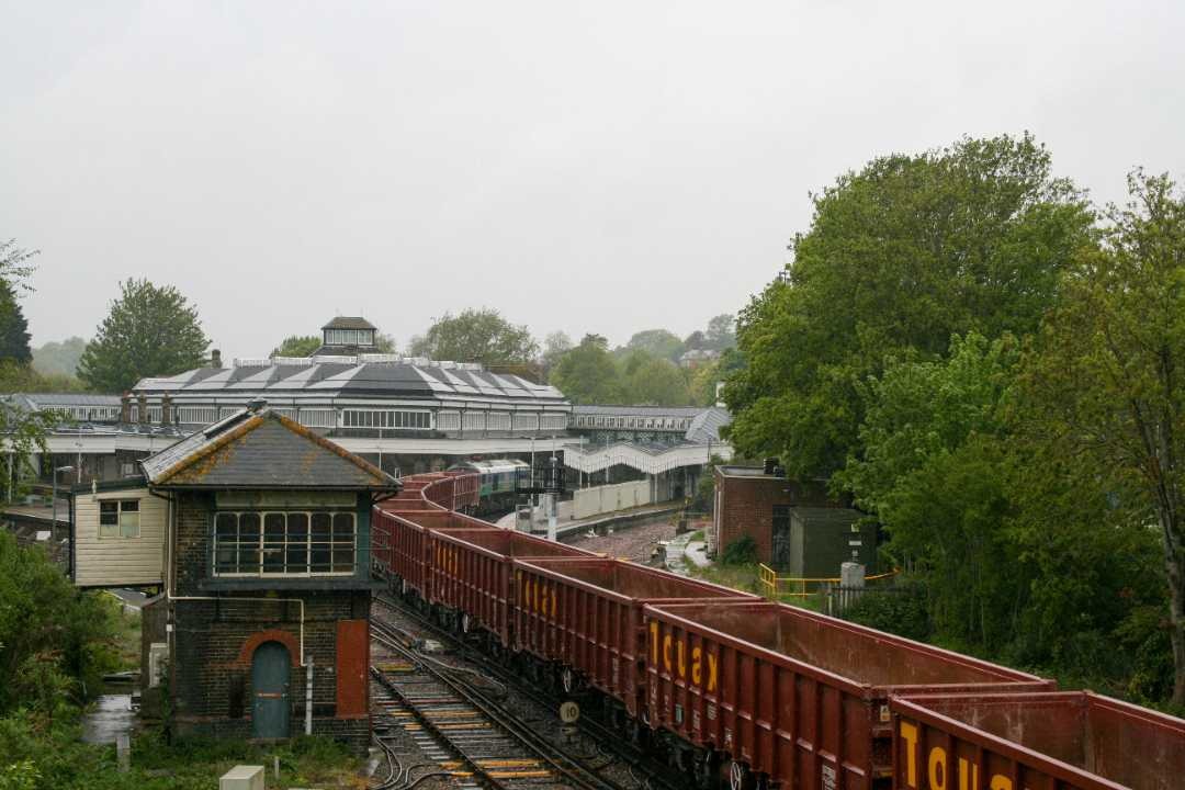 Luke Govus on Train Siding: Aggregate Industries 59001 at Lewes working 6V00 Newhaven Day Aggregates to Acton Terminal Complex!