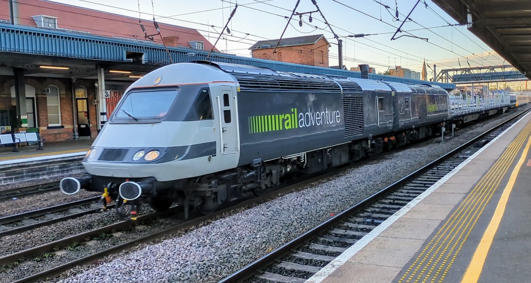 kieran harrod on Train Siding: Rail adventure HSTs 43465 + 43468 at the head of 6Q55 Wembley terminal - York Holgate sidings with two new T&W metro units
(555006 +...