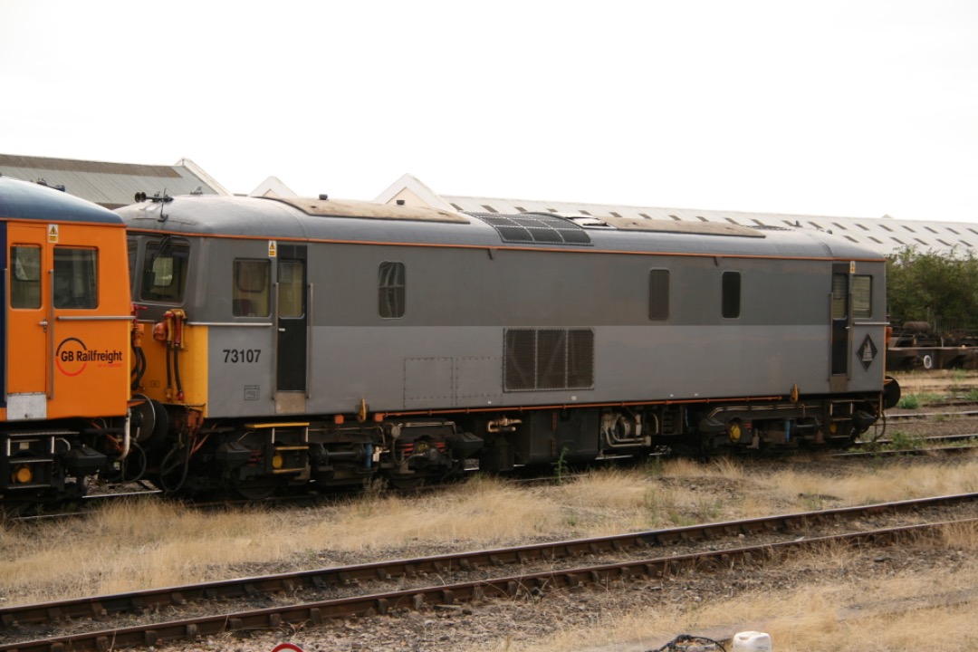 Martin Coles on Train Siding: 10 years ago today, 15th August 2014 at Eastleigh 60091 with mixed wagons, 66517 heading north from Southampton, 450550 powering
through...