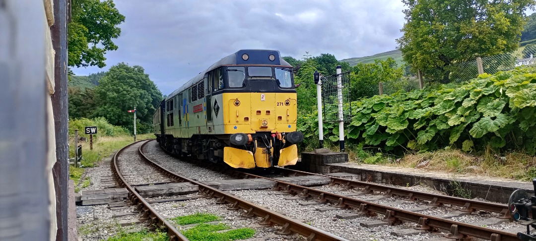 Hardley Distant on Train Siding: HERITAGE: Some Photos from my Travelling Ticket Inspector turn at Llangollen Railway today aboard the Class 109
'Wickham' Unit.