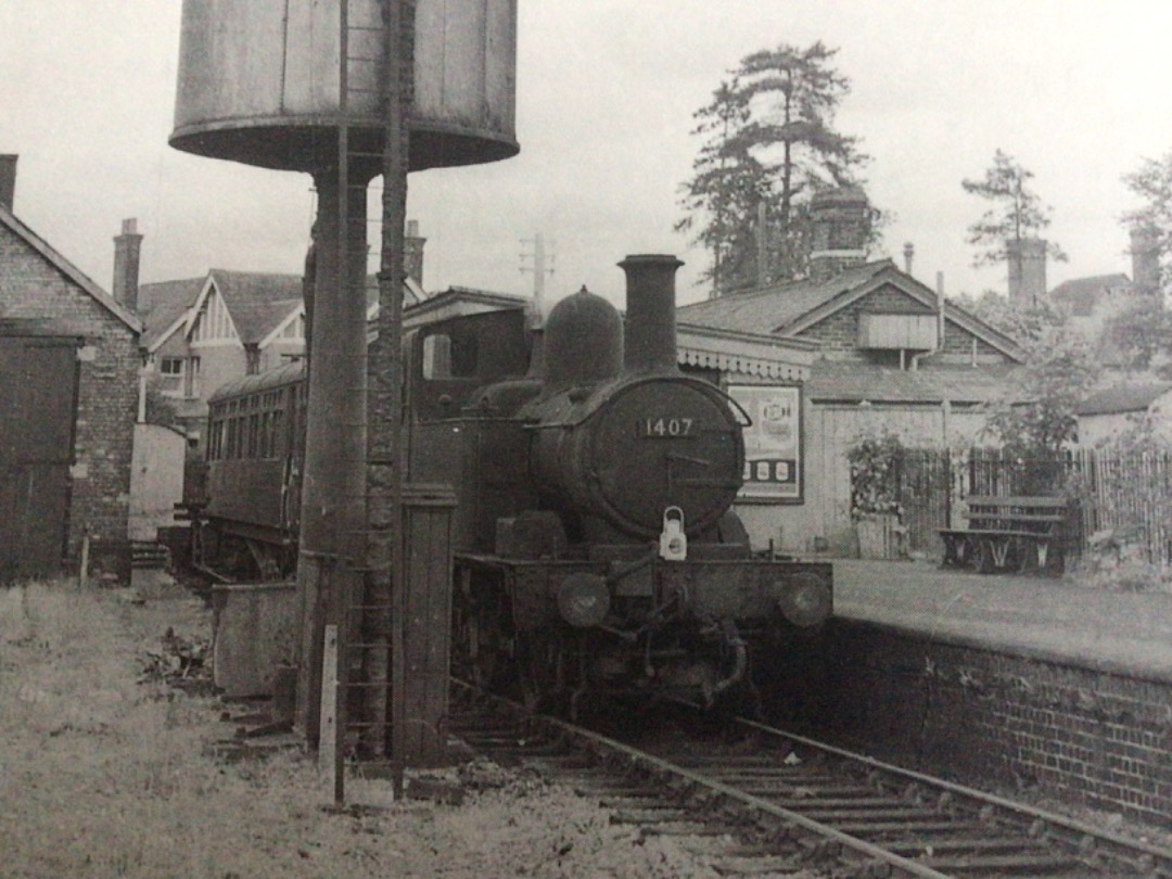 Alex Coomber on Train Siding: Wallingford Station with GWR 0-4-2 tank No. 1407 shortly before the passenger services were withdrawn on 15th June 1959. The
engine shed...