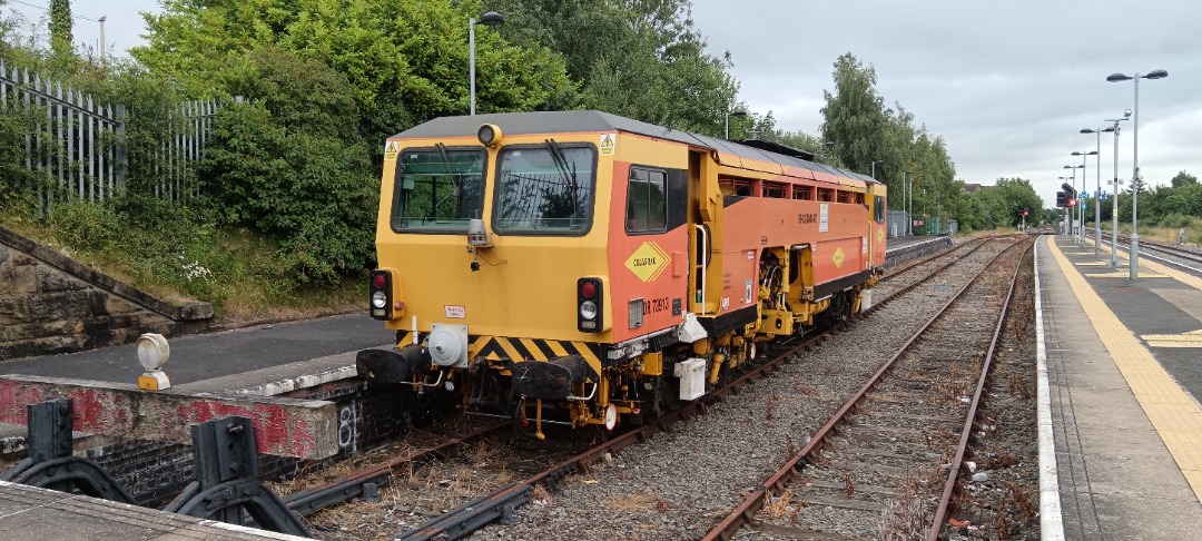 TrainGuy2008 🏴󠁧󠁢󠁷󠁬󠁳󠁿 on Train Siding: I spent a nice hour or so in Wrexham General today, with 70817 coming through on the Carlisle logs, a
Tamper...