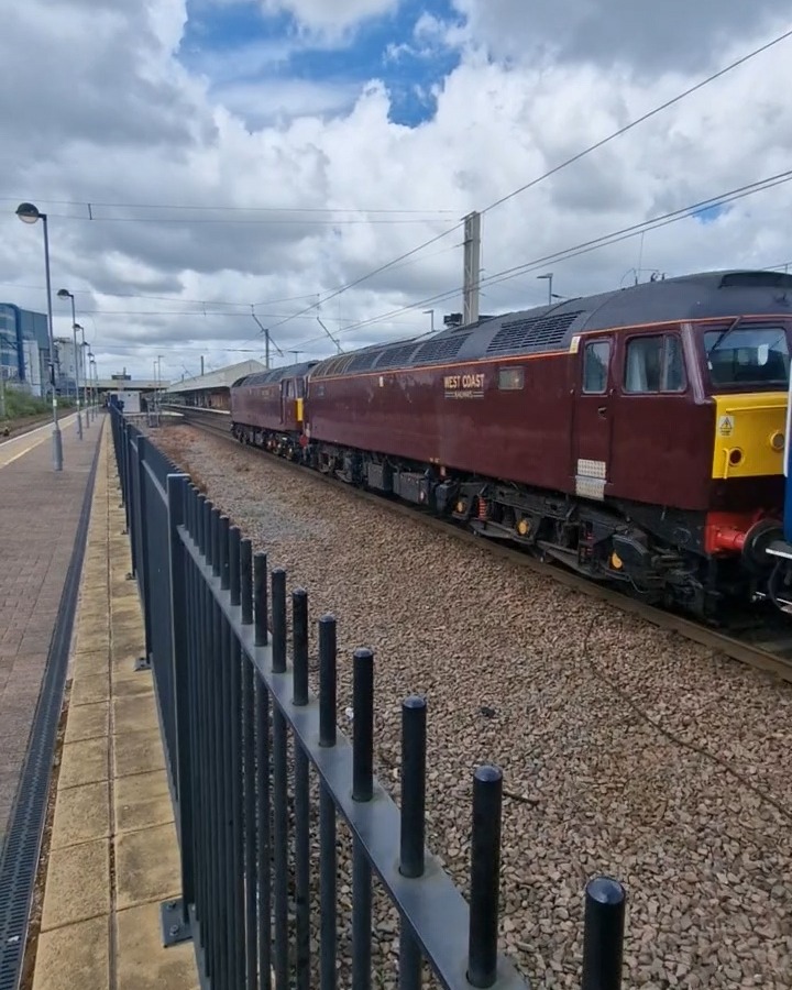 Nathaniel on Train Siding: Some of the trains I saw at Warrington BQ today. 66 734 in platinum jubilee livery, 325 005 in royal mail livery, 20 066 in BR
blue/yellow...