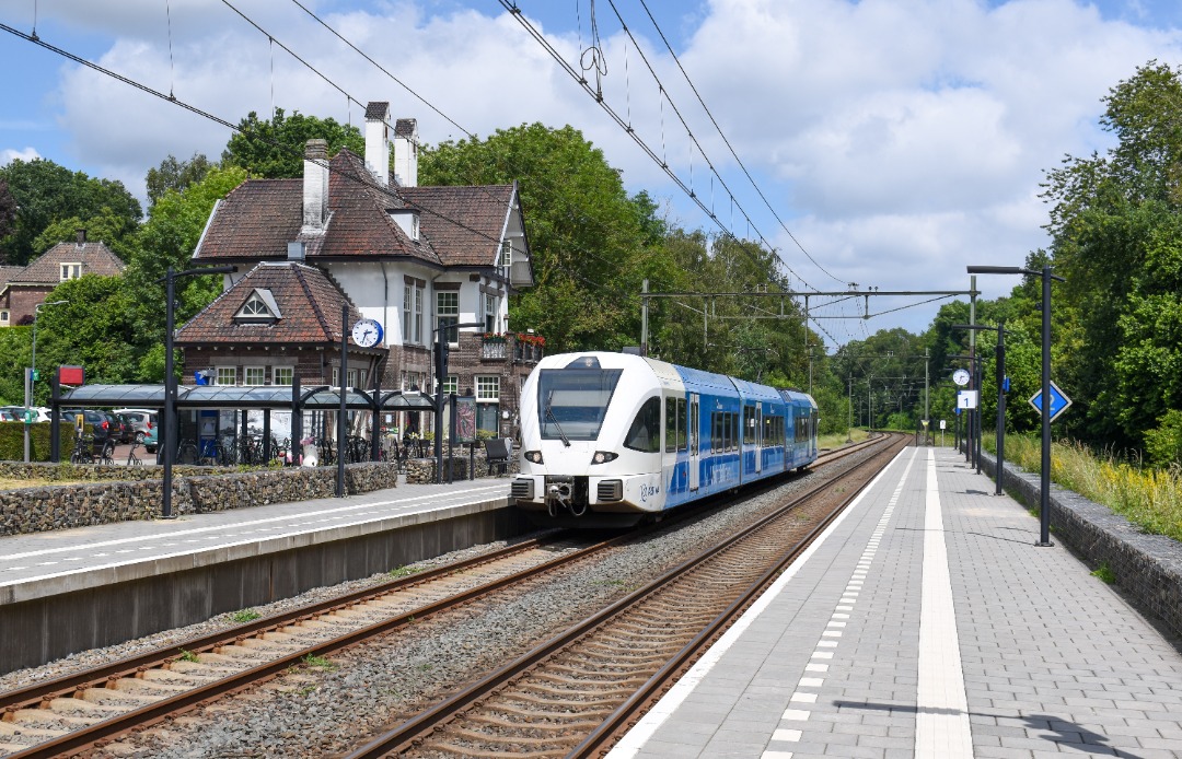 NL Rail on Train Siding: Tijdens Pinkpop in Landgraaf waren er twee Vechtdal GTW's naar Limburg gekomen. Eentje mocht daadwerkelijk rijden tussen
Maastricht - Heerlen...