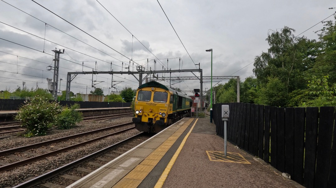 George on Train Siding: Decent afternoon at Lichfield Trent Valley, caught lots of different 66's, a trio of 325's and Rail Adventure HST powercars.