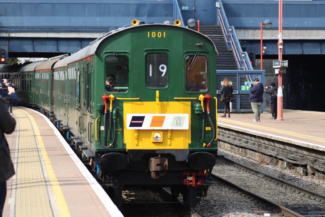 Rhys Harrison on Train Siding: And here are some pictures of the 'Bakers Dozen' railtour which went around all of the London Termini!