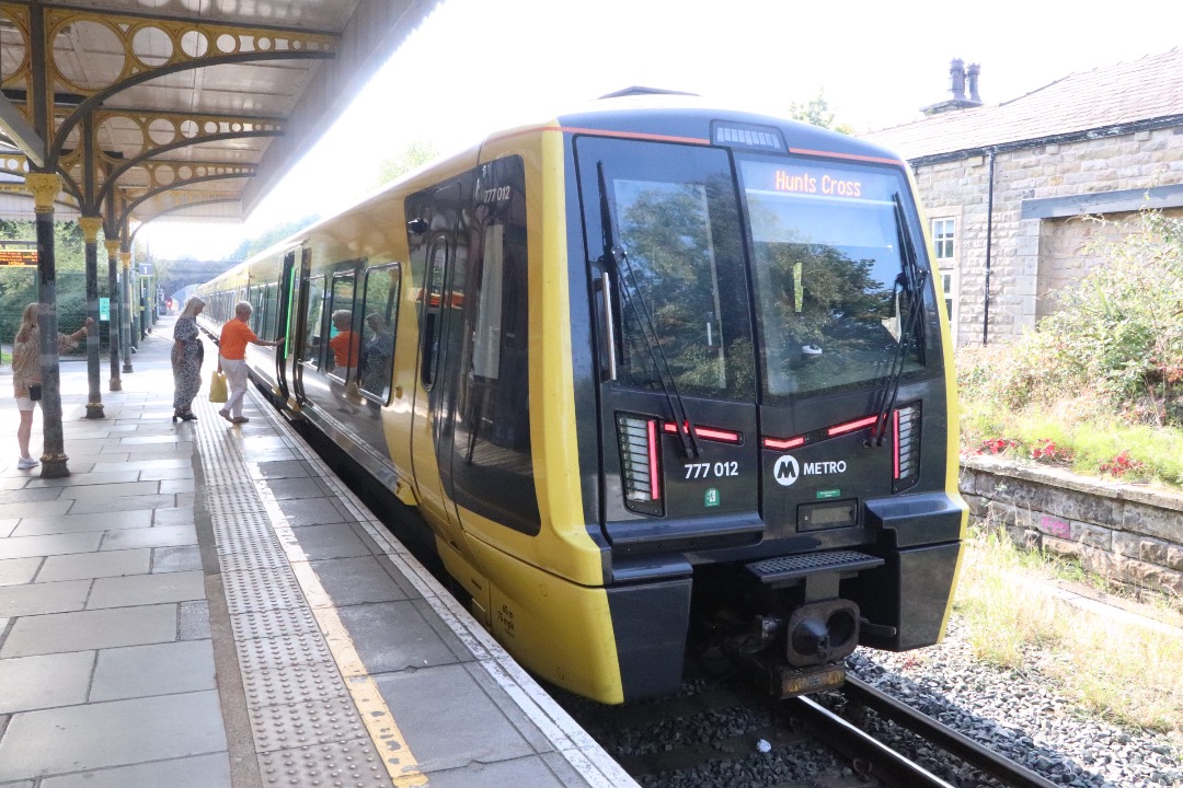 Chris Pindar on Train Siding: Taking daughter to Ormskirk to check out Edge Hill university. A chance to have a good run on some 777s.