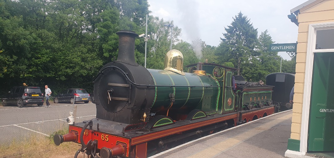 Timothy Shervington on Train Siding: I had a trip on the Spa Valley Railway today. The bonus of the day was finding some unknown vantage point for filming and
photos...