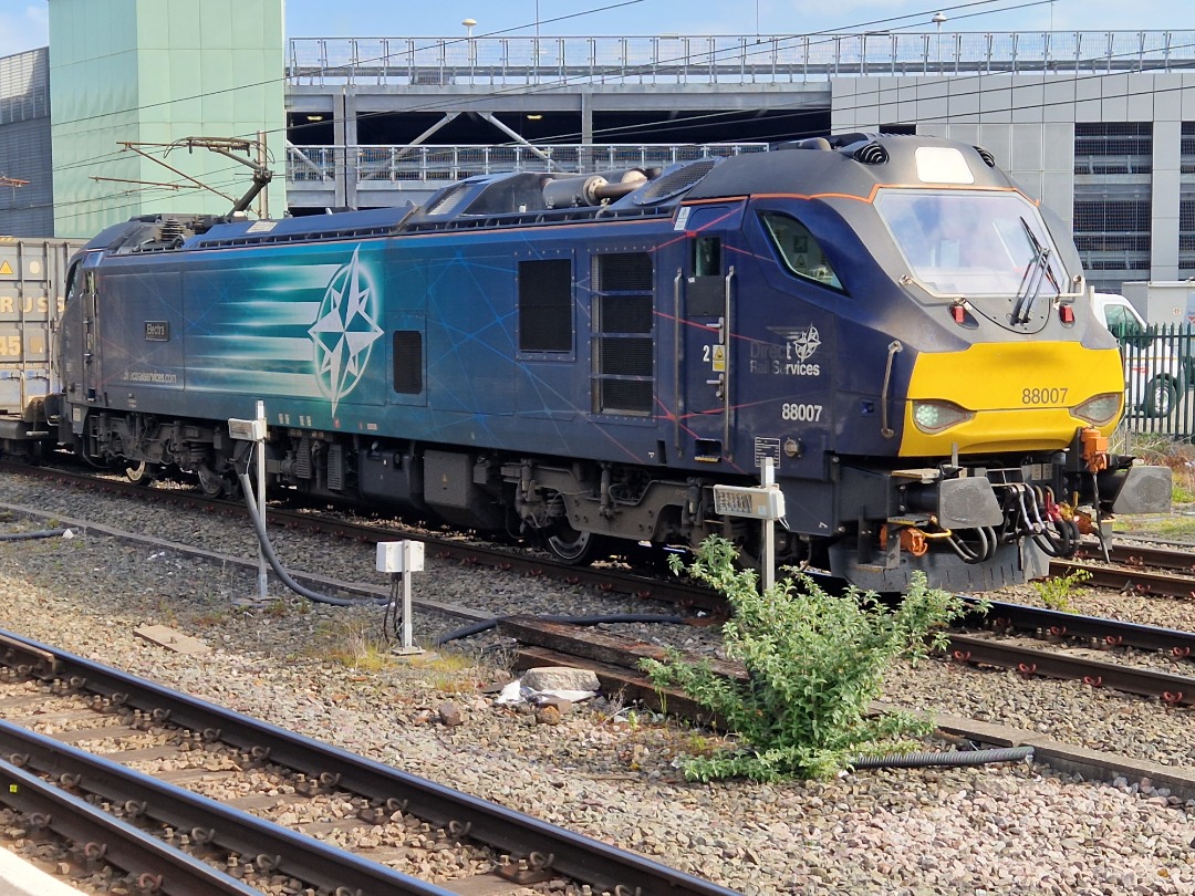 davidboyce178 on Train Siding: Direct Rail Services 88010 "Aurora", 88007 "Electra" & 88005 "Minerva" At Preston Wednesday
26th April 2023 #trainspotting #locomotives...