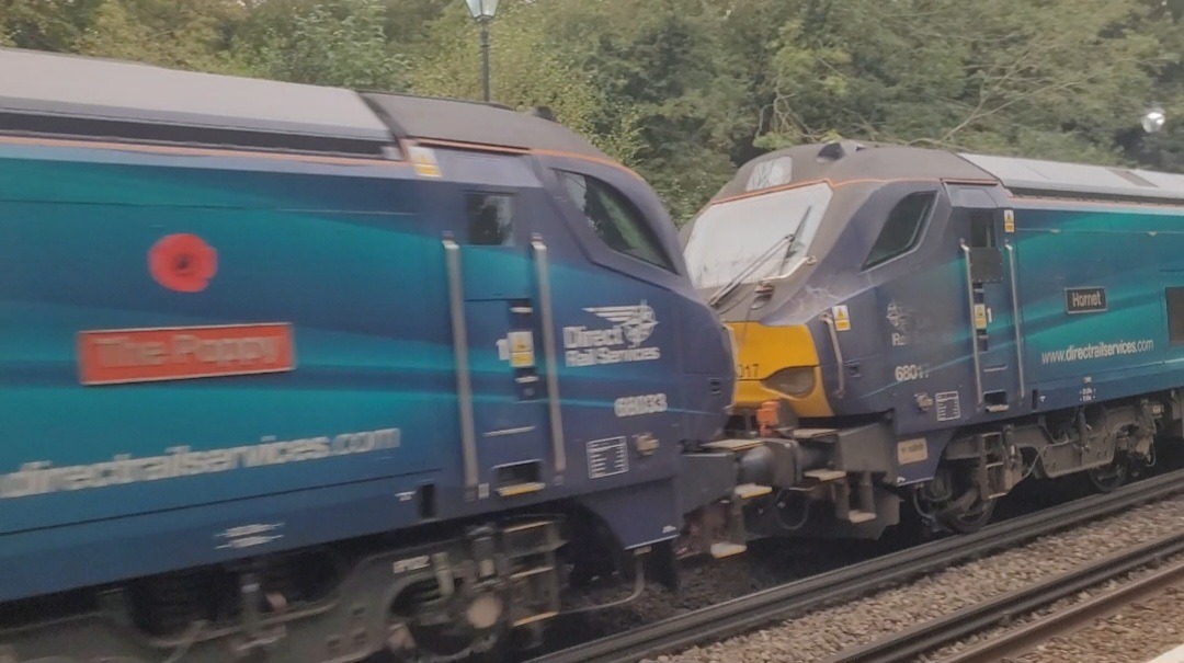 DJ Scania RigRider on Train Siding: 68017 "Hornet" & 68033 "The Poppy 🌹" running 6M95 Dungeness British Energy to Crewe Coal Sidings
(DRS)