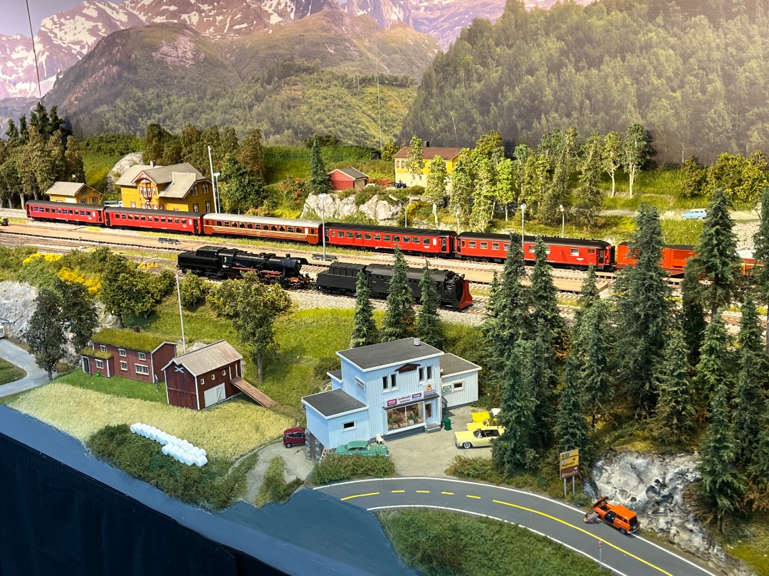 Train Siding in an online community for all railway enthusiasts, trainspotters and railway modellers from around the world.