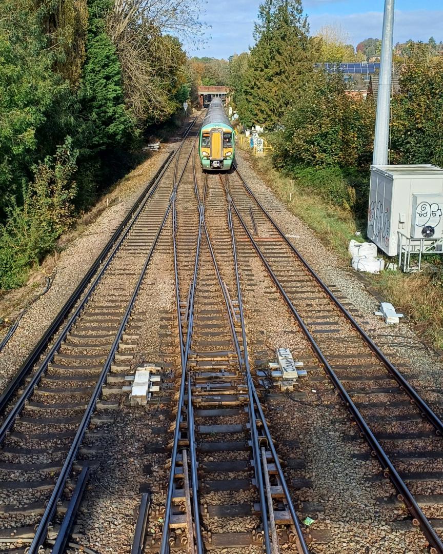 Train Matt1 on Train Siding: Here is my photos from my trainspotting visit to Hurst Green (Surrey) I have 3W91 doing the runs from Horsham Up T.C to Horsham Up
T.C.