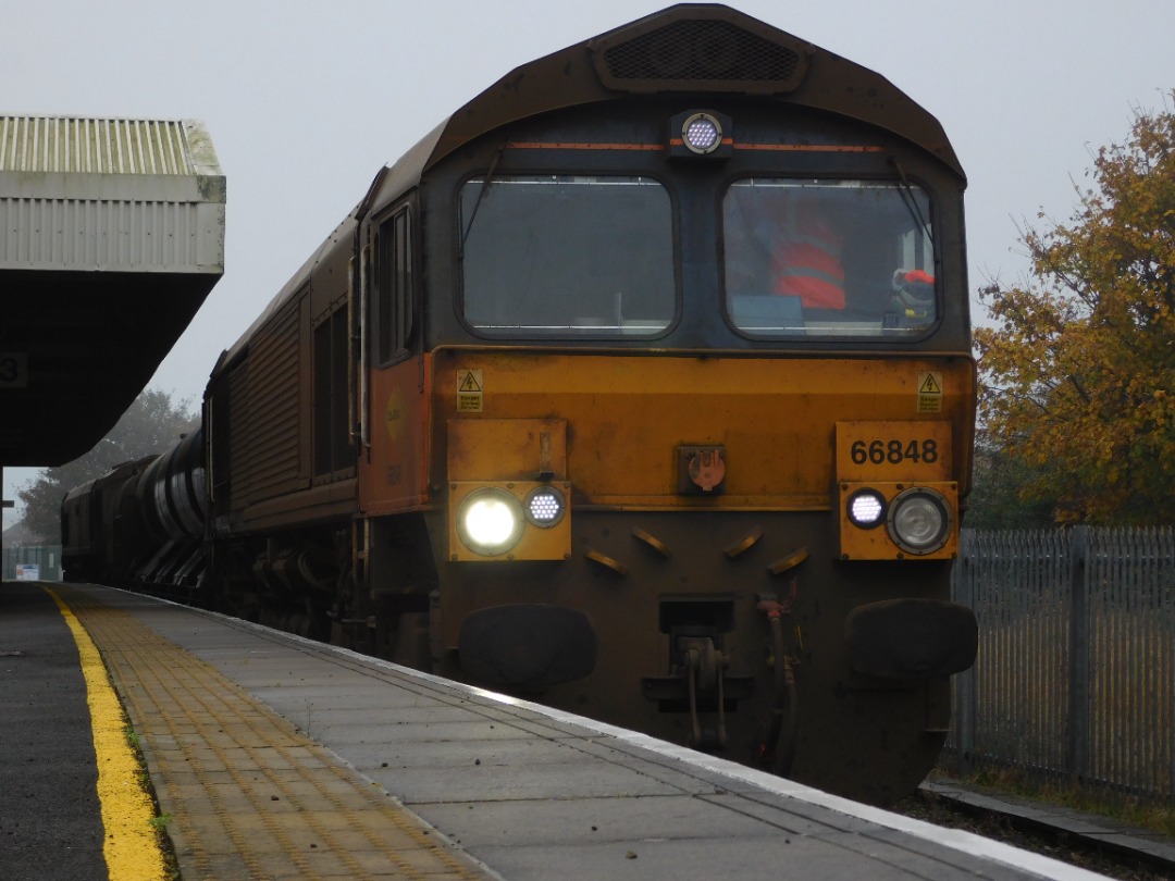 Transport in N-E Lincolnshire on Train Siding: #trainspotting #train #diesel #station #crossing #junction #lineside #photo