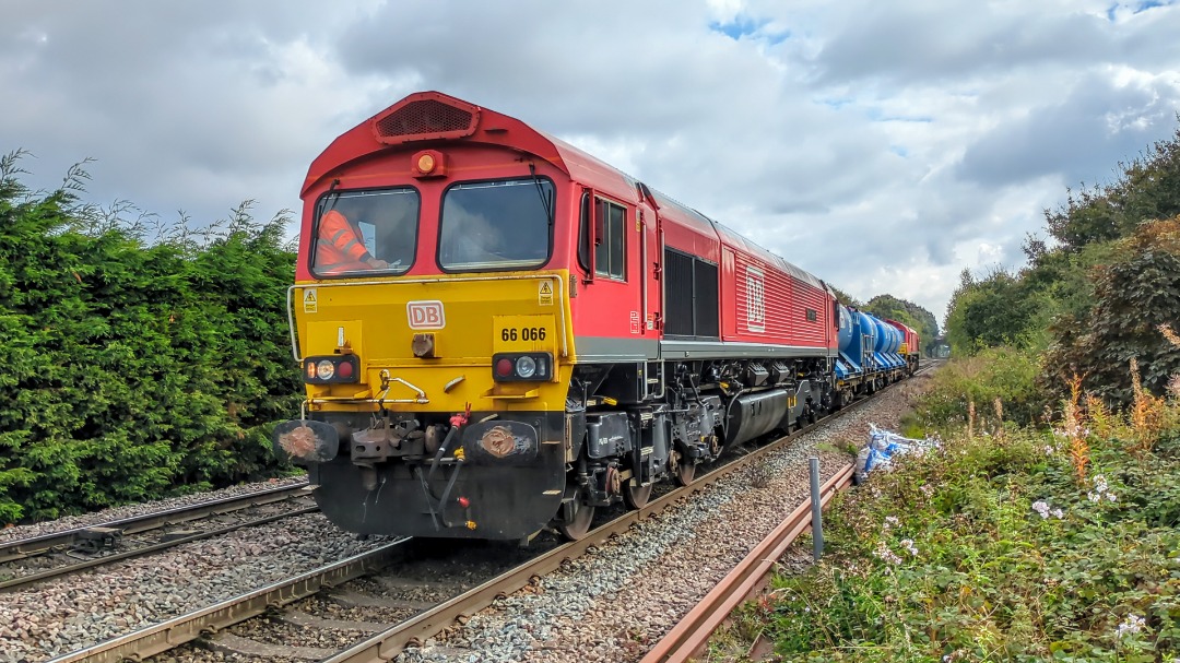 kieran harrod on Train Siding: RHTT leaf clearing train season begins around Doncaster with the first run of the 2024 trips begging with DB class 66s (66205 +
66066)...