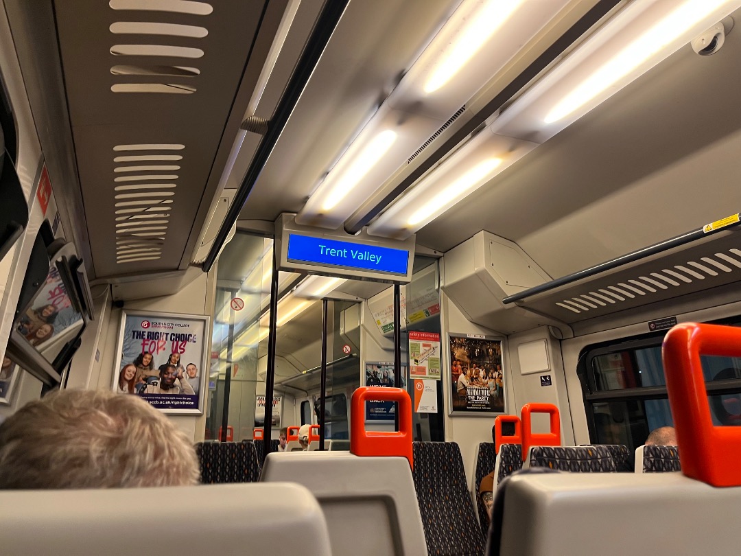 EBClass47 on Train Siding: Managed to get one of the final class 323's in service. 2P39 1506 from Birmingham to Lichfield TV on 26/09/24.