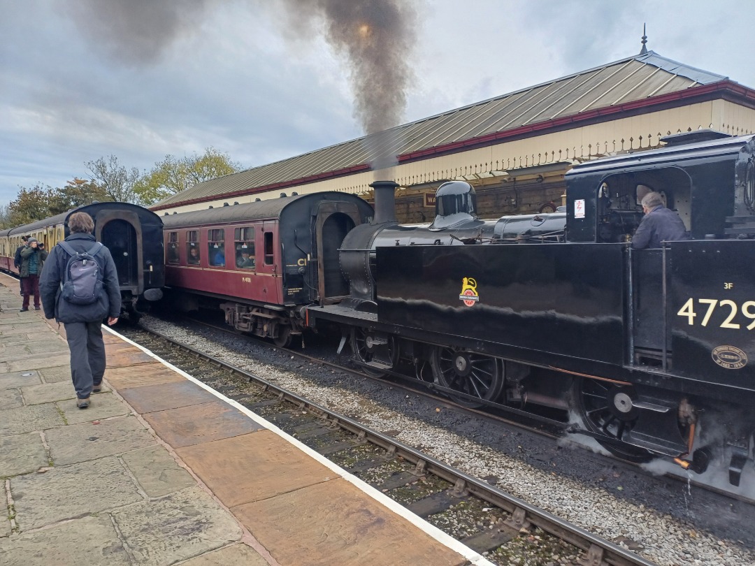 James Taylor on Train Siding: 47298 Jinty at bury ELR on the autumn Steam Gala go to Channel for more at
https://youtube.com/@jamestaylortrains?si=zbDQPEeQwEGoSFsx