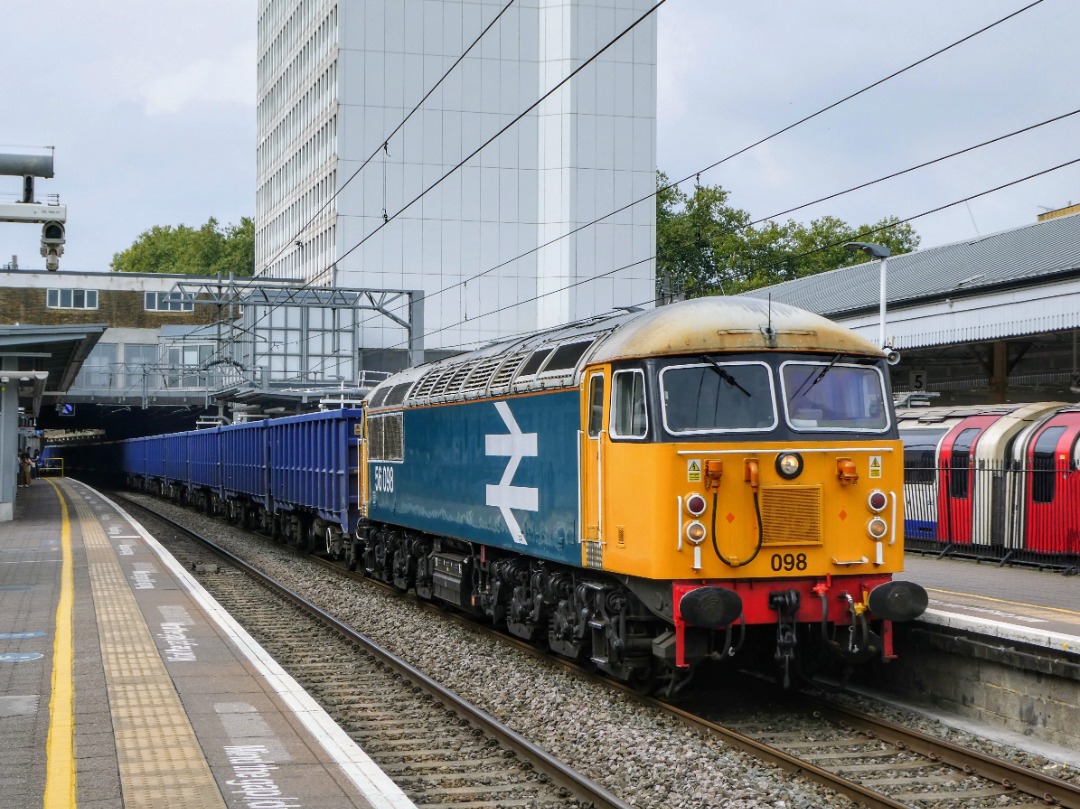 The Jamster on Train Siding: DCR 56098 passes through Ealing Broadway working 6Z22 1034 Aylesbury North Loop to Wembley Receptions. 20/09/24