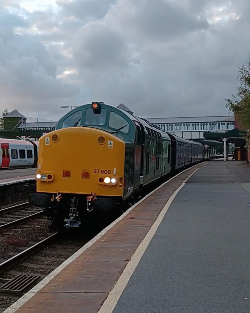 TrainGuy2008 🏴󠁧󠁢󠁷󠁬󠁳󠁿 on Train Siding: It's been a great day up here in North Wales; we had FOUR Class 37s in one day; 37884, 37608,
37508 and 37418!