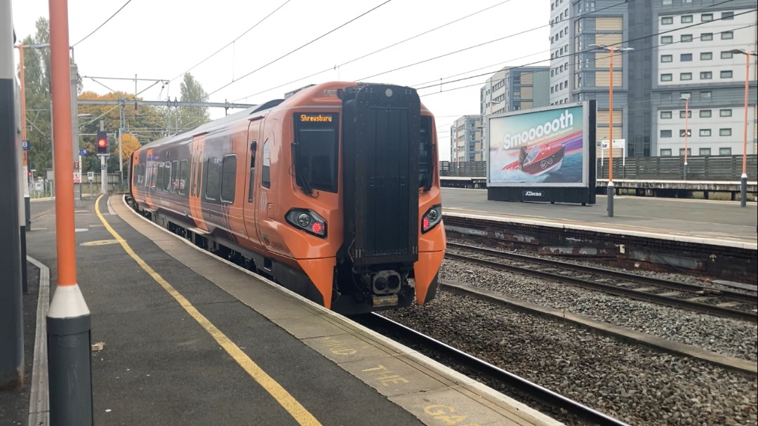 Theo555 on Train Siding: Went to Wolverhampton (again) today with @George, we even caught the Midland Pullman on camera again!!! Over a month we last saw it!
Very...