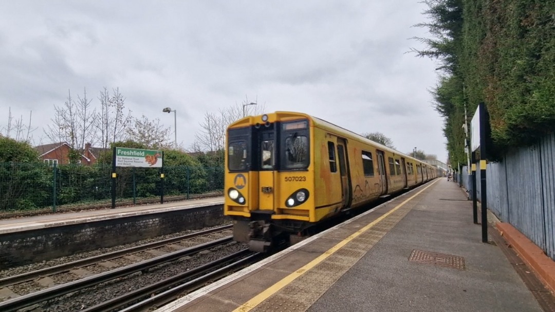 Nathaniel on Train Siding: class 507 023 and 507 001 on it's farewell tour after 46 years of service. my Youtube has the video of its final journey with
many tones as...