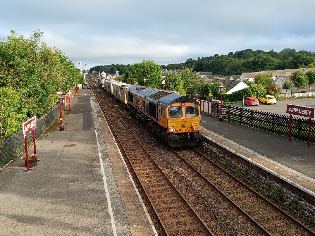 Whistlestopper on Train Siding: GBRF class 66s No. #66762 and #66304 passing Appleby this morning working 3Q99 0600 Carlisle Upperby Civil Engineers Sidings
to...