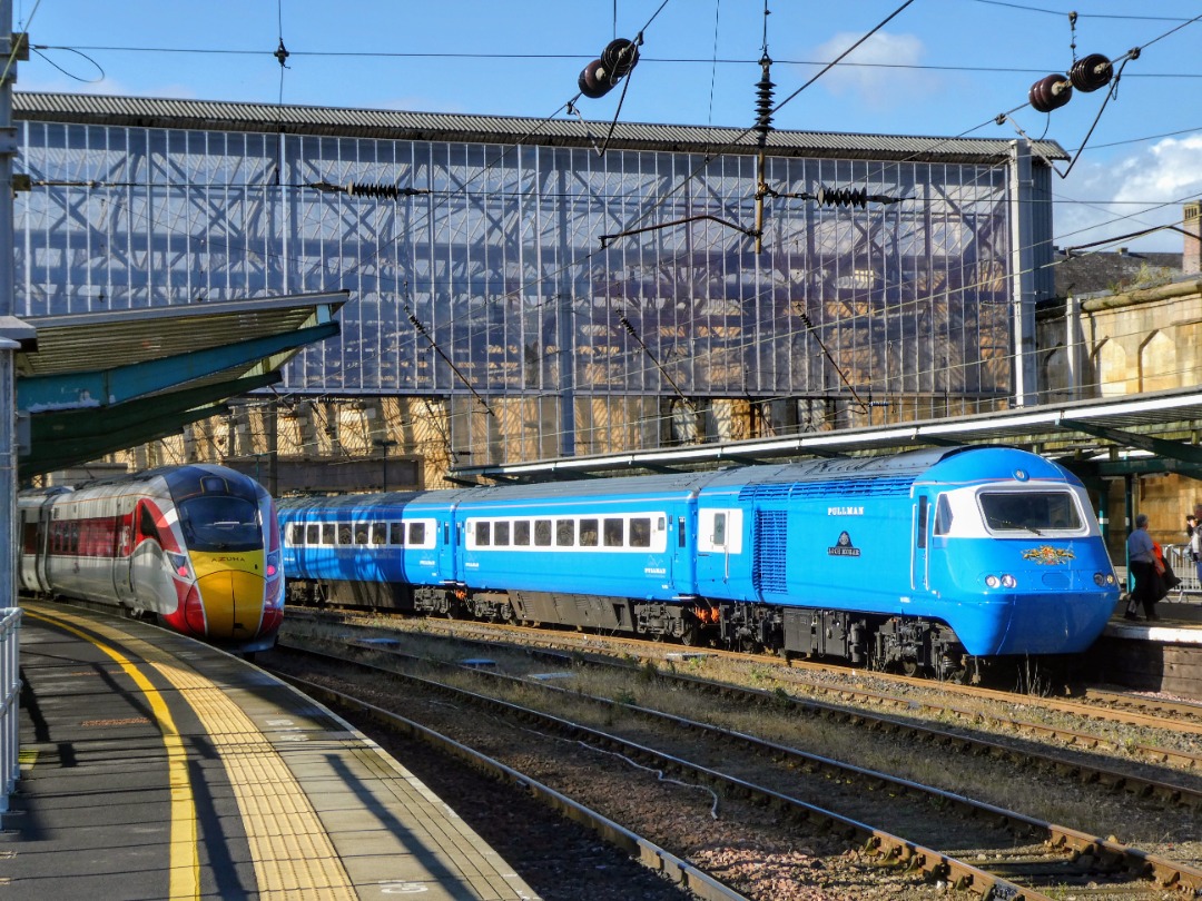 The Jamster on Train Siding: LNER 800101 working 1S15 1130 London Kings Cross to Edinburgh and Locomotive Services 43050 working 1Z46 0905 Fort William to
Slough share...