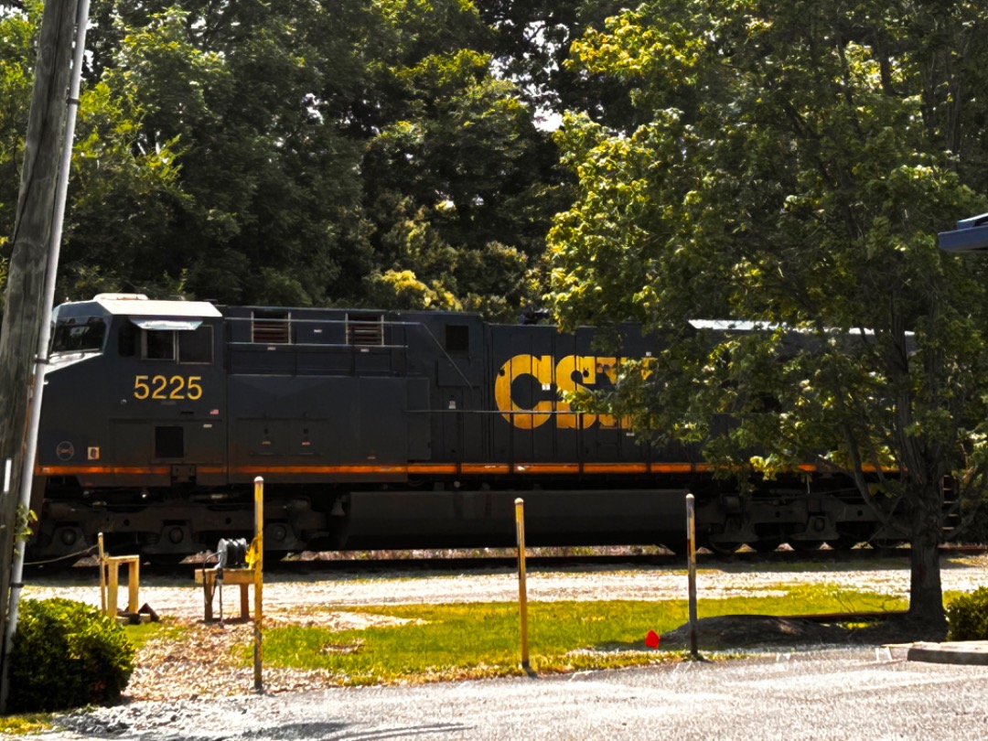 Southern CSX Vlog on Train Siding: Amazing Shot For CSX 5225 Baking In The Heat Waiting To Start Up Again Monday Near The CSX Depot In Newberry!