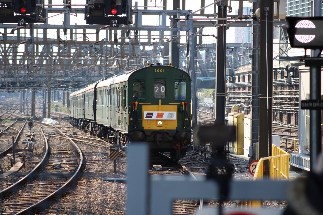 Rhys Harrison on Train Siding: And here are some pictures of the 'Bakers Dozen' railtour which went around all of the London Termini!