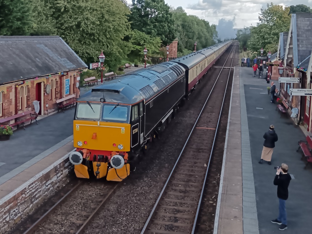 Whistlestopper on Train Siding: LNER A4 No. #60007 "Sir Nigel Gresley' and LSL class 57/3 No. #57311 passing Appleby this afternoon working the return
leg of 'The S&C...