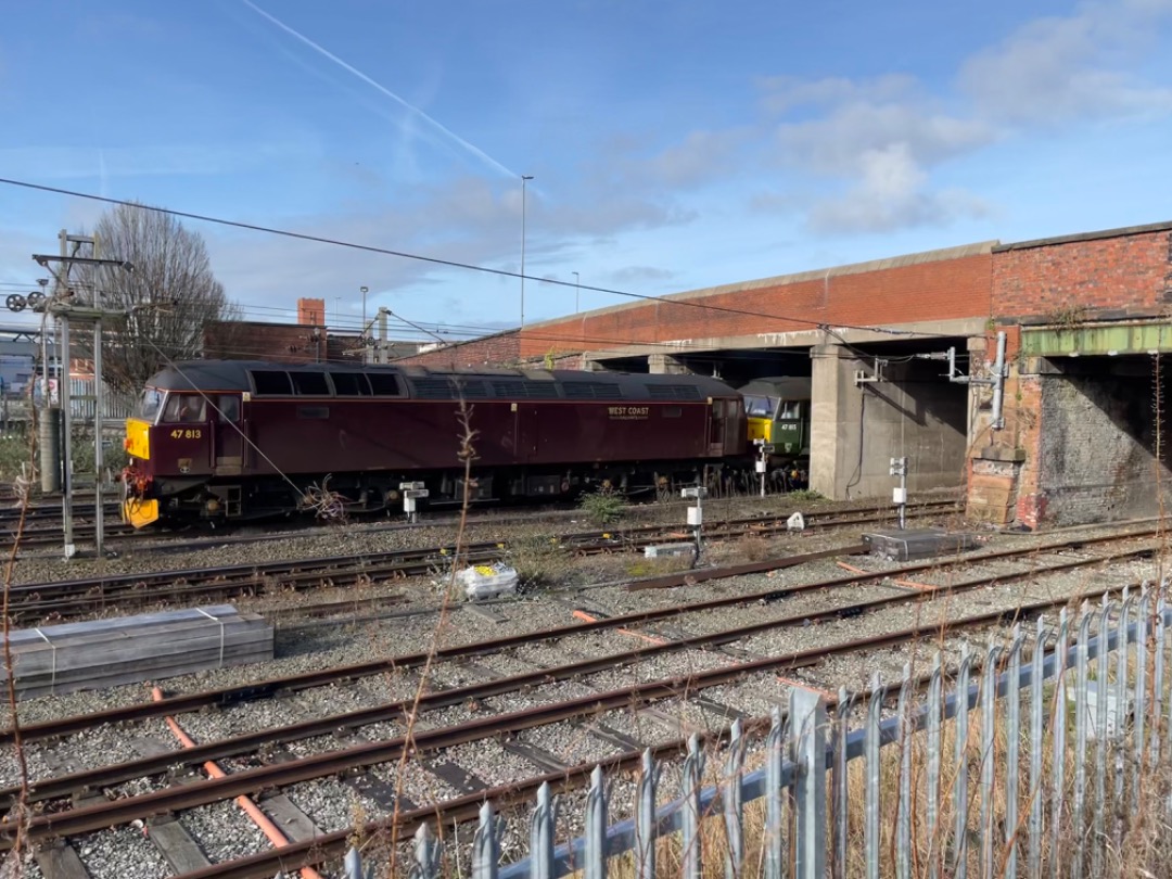 Jonathan Higginson on Train Siding: Just shy of it's 59th Birthday 47813 heads south through Warrington Bank Quay at 1107 with 47815 in tow, originating
from their...