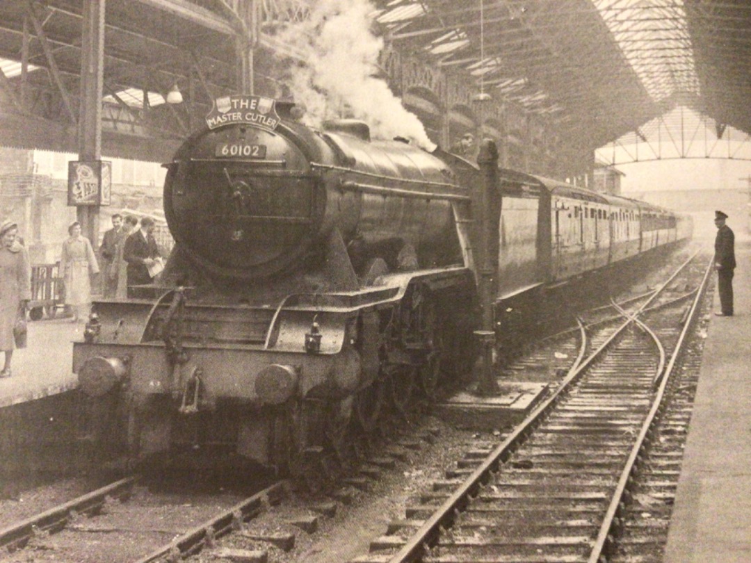 Alex Coomber on Train Siding: Happy days at London Marylebone. Until 1959. The Great Centrals Premier Express was The Master Cutler to and from Sheffield
Victoria....